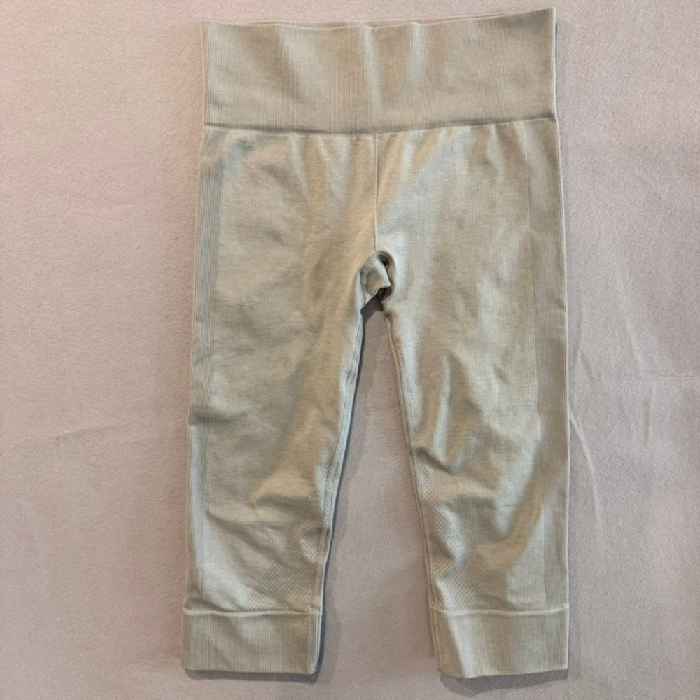 Lululemon Leggings Women 6 Gray Seamless Crop Ribbed Textured